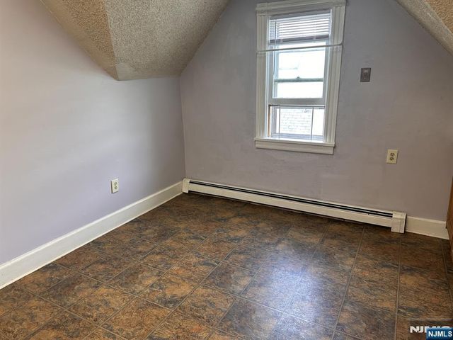 211 Woodside Avenue 3rd fl, Ridgewood, NJ 07450