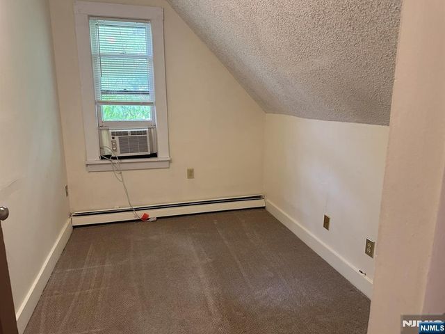 211 Woodside Avenue 3rd fl, Ridgewood, NJ 07450