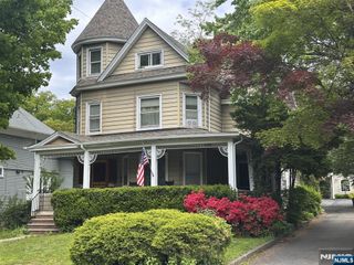 211 Woodside Avenue 3rd fl, Ridgewood, NJ 07450