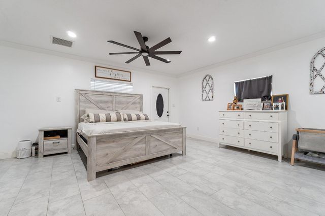 18389 N 41st Road N, Loxahatchee, FL 33470