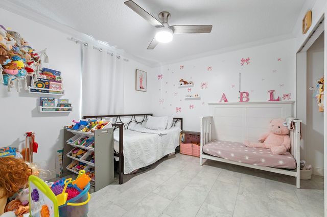 18389 N 41st Road N, Loxahatchee, FL 33470