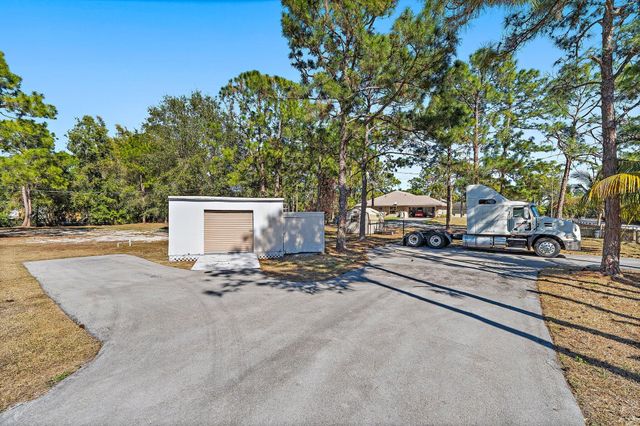 18389 N 41st Road N, Loxahatchee, FL 33470