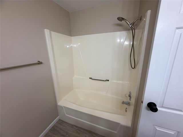 4116 Lexington Drive NE C, Cedar Rapids, IA 52402
