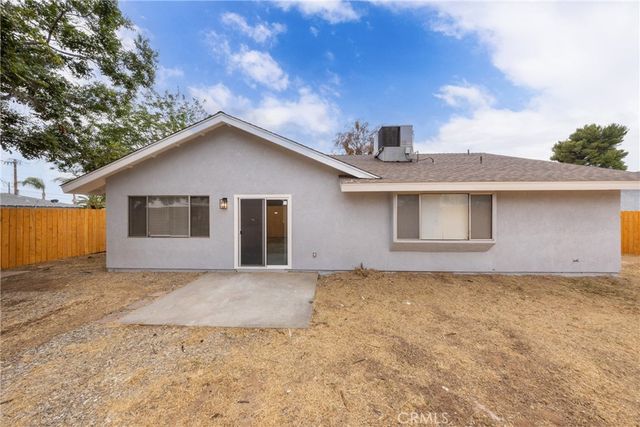 13707 4th, Yucaipa, CA 92399