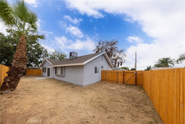 13707 4th, Yucaipa, CA 92399