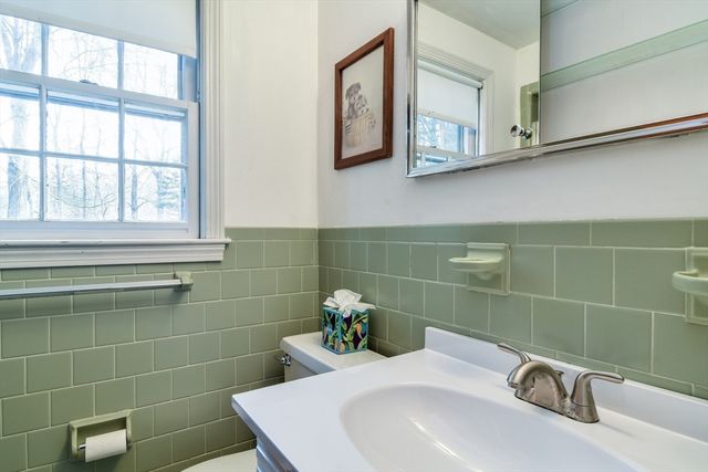 14 Travis Drive, Framingham, MA 01702