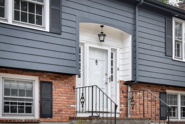 14 Travis Drive, Framingham, MA 01702