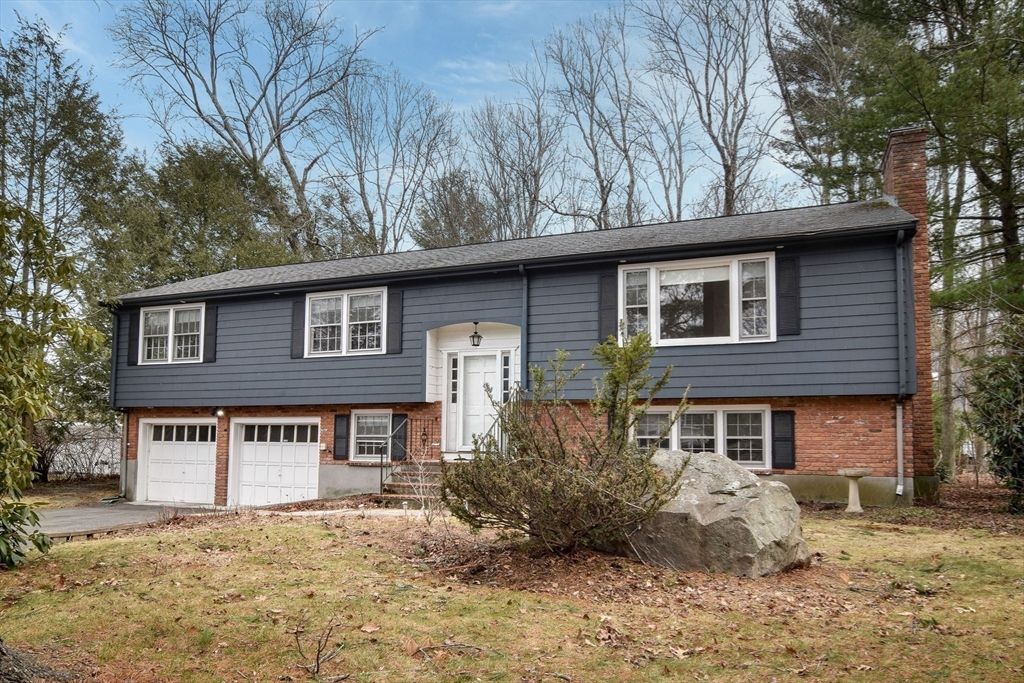 14 Travis Drive, Framingham, MA 01702