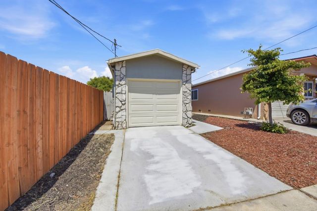 2317 Virginia Avenue, Richmond, CA 94804