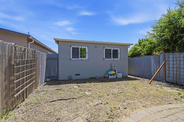 2317 Virginia Avenue, Richmond, CA 94804