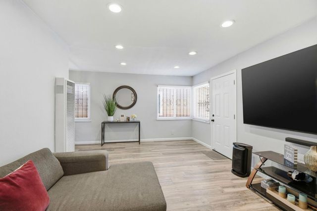 2317 Virginia Avenue, Richmond, CA 94804