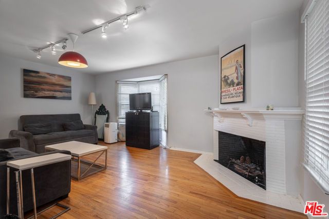 119 S Bundy Drive, Los Angeles, CA 90049