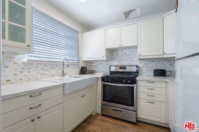 119 S Bundy Drive, Los Angeles, CA 90049
