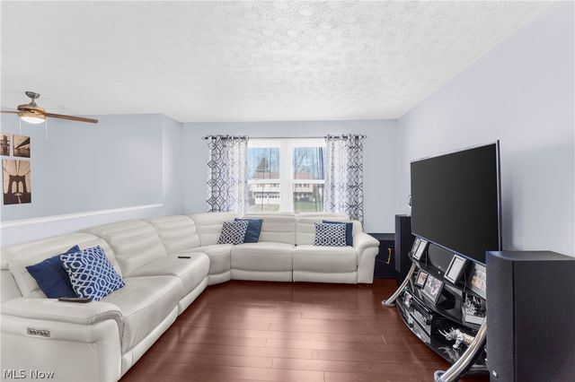 4829 Pinetrace Drive, Youngstown, OH 44515