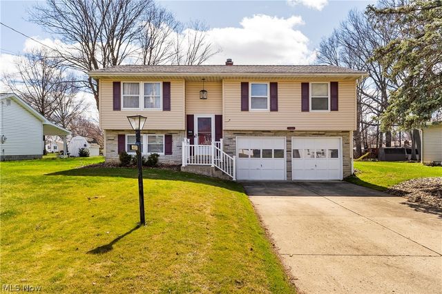4829 Pinetrace Drive, Youngstown, OH 44515