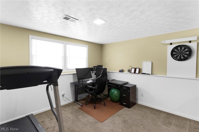 4829 Pinetrace Drive, Youngstown, OH 44515