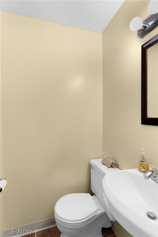 4829 Pinetrace Drive, Youngstown, OH 44515