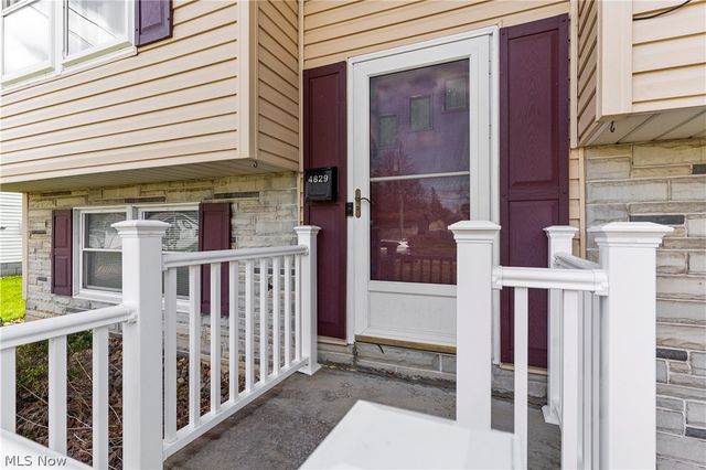 4829 Pinetrace Drive, Youngstown, OH 44515