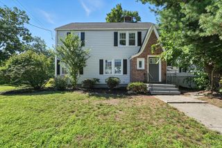706 Allen St, Springfield, MA 01118