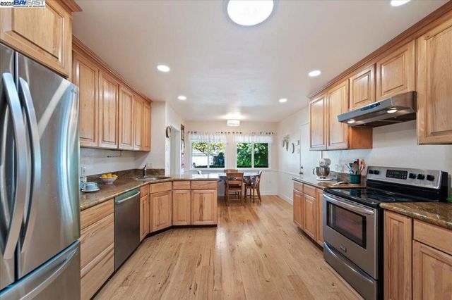 1834 Brooktree Way, Pleasanton, CA 94566