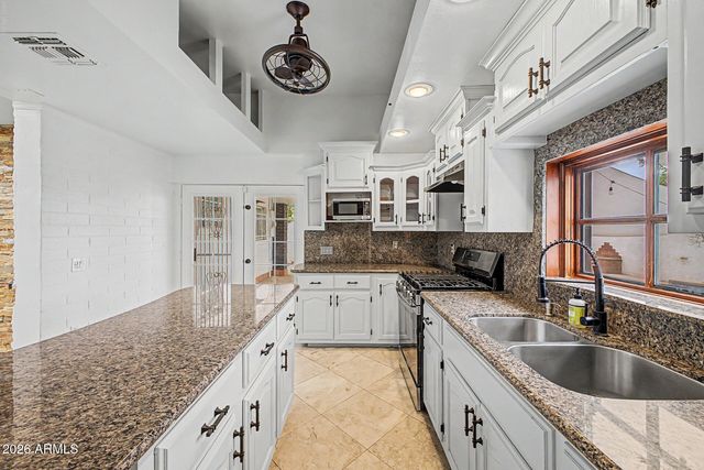 1707 W WAYLAND Drive, Phoenix, AZ 85041