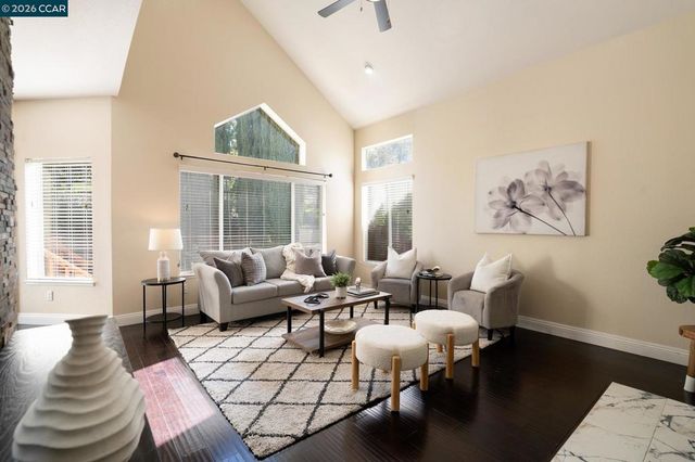 1383 Shell Ln, Clayton, CA 94517