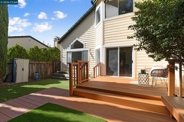 1383 Shell Ln, Clayton, CA 94517