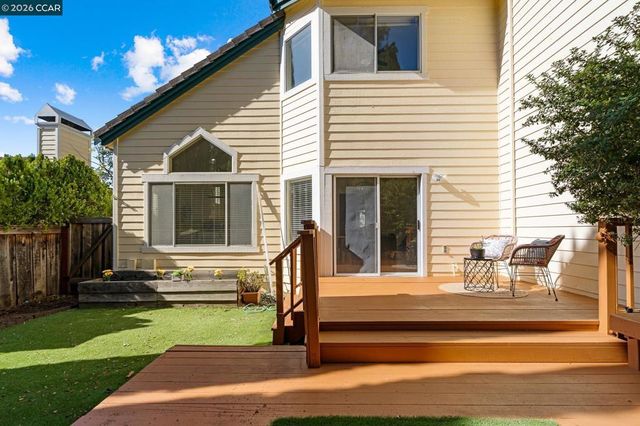 1383 Shell Ln, Clayton, CA 94517