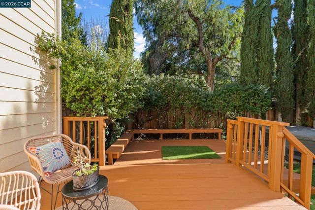 1383 Shell Ln, Clayton, CA 94517