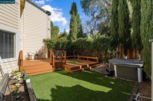 1383 Shell Ln, Clayton, CA 94517