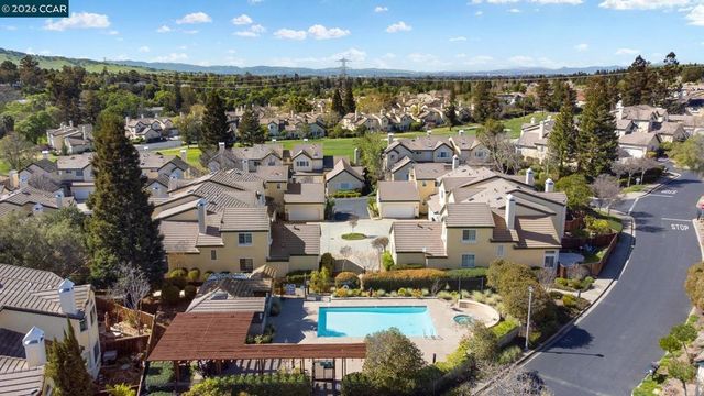 1383 Shell Ln, Clayton, CA 94517