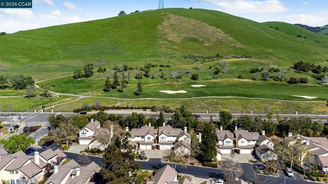 1383 Shell Ln, Clayton, CA 94517