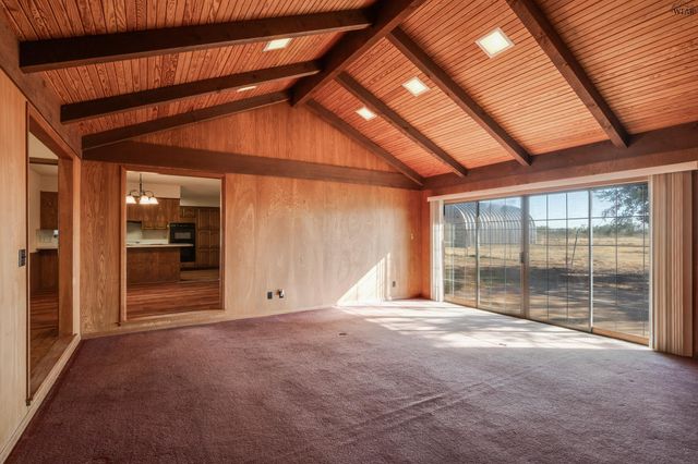 2627 E FM 367, Iowa Park, TX 76367