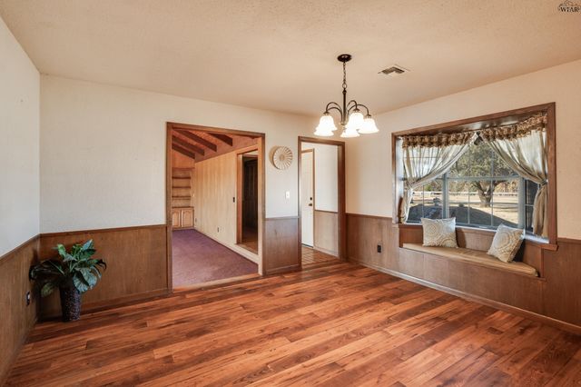 2627 E FM 367, Iowa Park, TX 76367