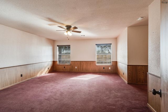 2627 E FM 367, Iowa Park, TX 76367