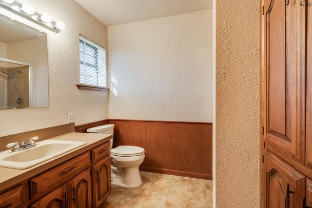 2627 E FM 367, Iowa Park, TX 76367