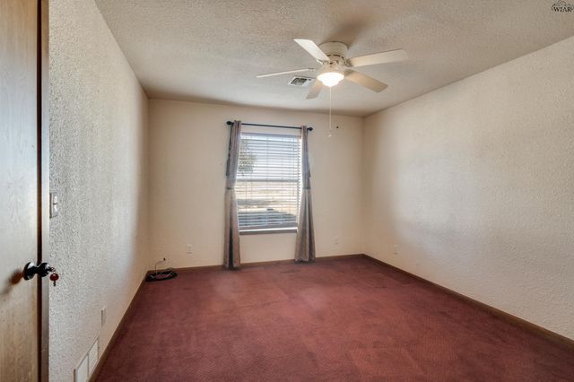 2627 E FM 367, Iowa Park, TX 76367