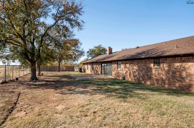 2627 E FM 367, Iowa Park, TX 76367