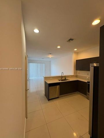 3503 NW 13th St 3503, Lauderhill, FL 33311