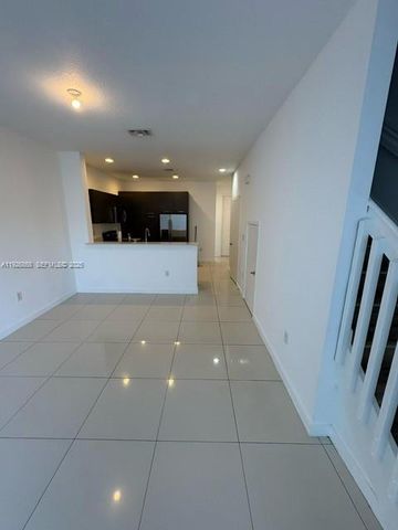 3503 NW 13th St 3503, Lauderhill, FL 33311