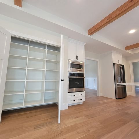 7 Kinsman Way, Foxboro, MA 02035
