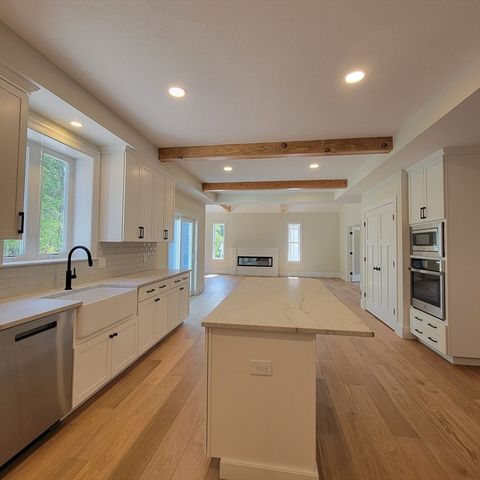 7 Kinsman Way, Foxboro, MA 02035