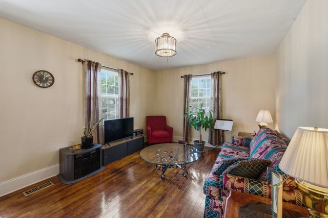 510 Norton Ave, Nashville, TN 37207