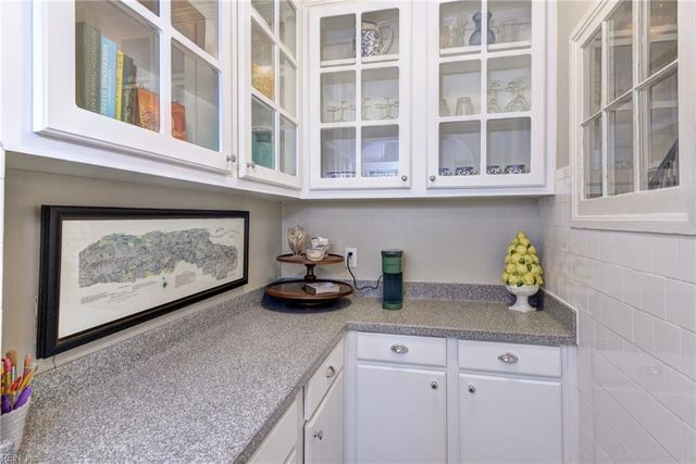21 Westover RD, Newport News, VA 23601