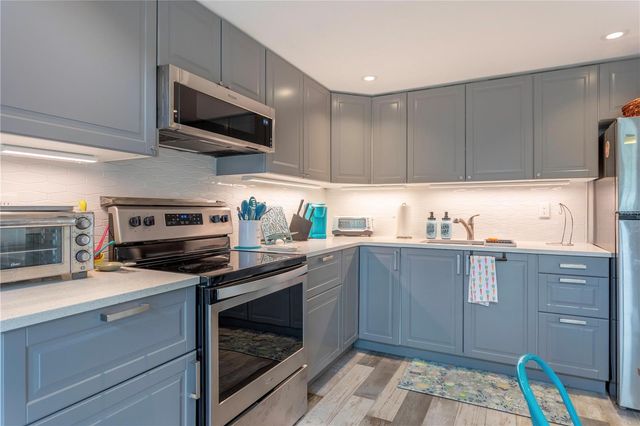 422 E GORE STREET, Orlando, FL 32806