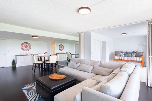 2400 PRESIDENTIAL Way 302, West Palm Beach, FL 33401