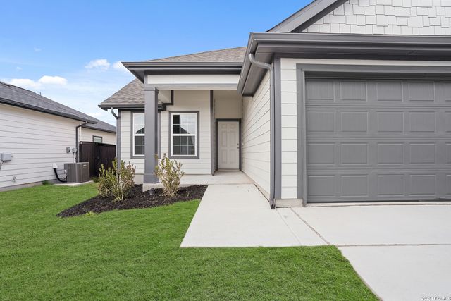 1208 Sweden, Seguin, TX 78155