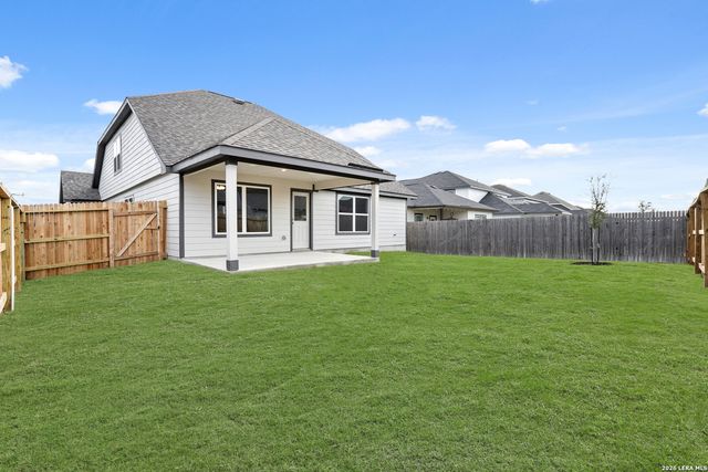 1208 Sweden, Seguin, TX 78155