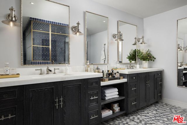 204 Pearl Avenue, Newport Beach, CA 92662