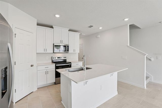 16350 BIRD OF PARADISE AVENUE, Clermont, FL 34714